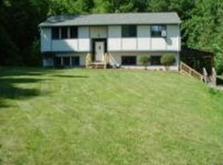 156 Handy Rd, Hamden, CT 06518