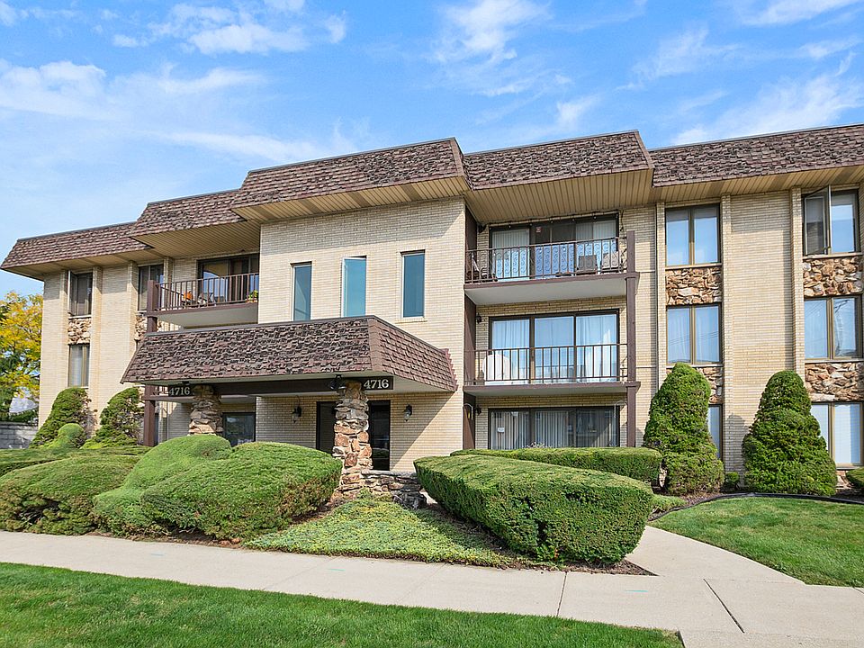 1st image of 4716 W 106th Pl APT 2C
