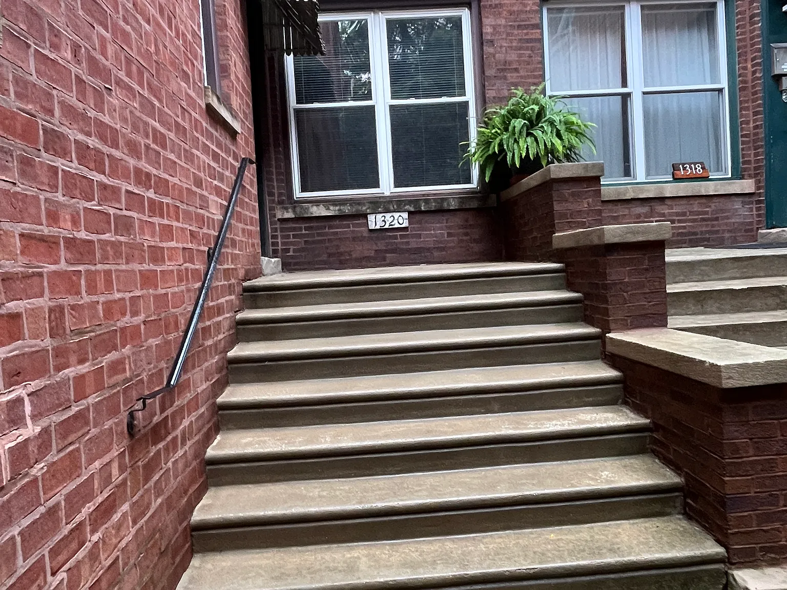 1 bed, 800 sqft, $2,400 — Photo 2