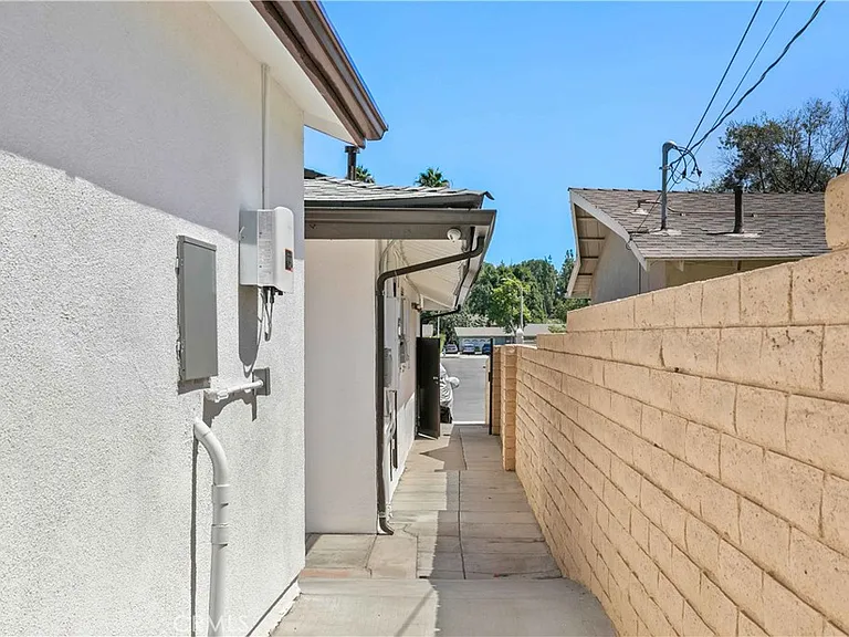 22737 Rodax St — Photo 26
