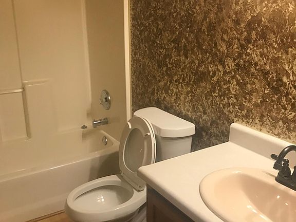 4th image of 2253 Valley Creek East Ln
