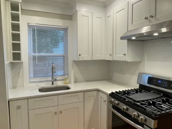 2 Court St Unit 2, Newburyport, MA 01950
