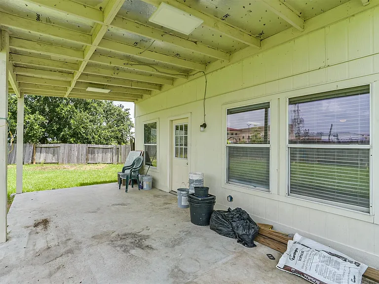 7102 Calix Ln — Photo 9