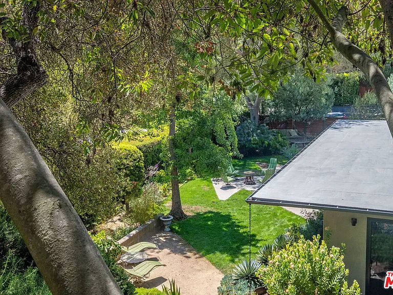 8967 Wonderland Park Ave — Photo 58