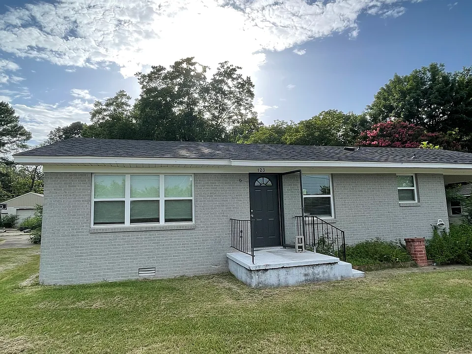 123 Griffith St