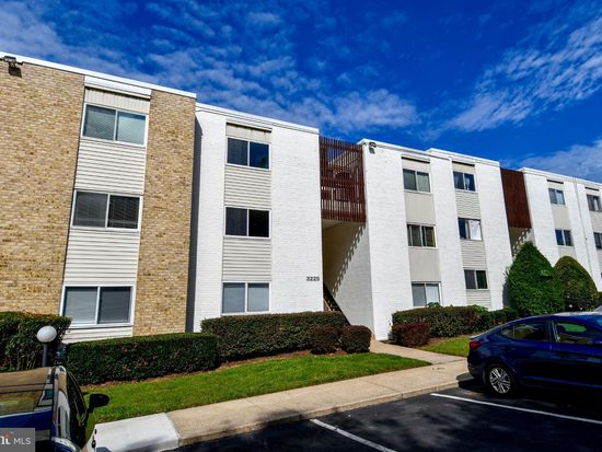 3225 University Blvd W APT 22, Kensington, MD 20895
