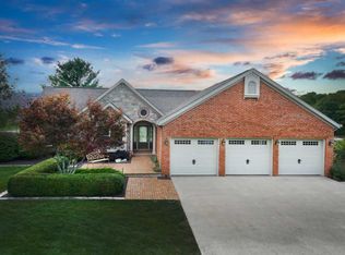 13938 N 900 East Rd, Bloomington, IL 61705