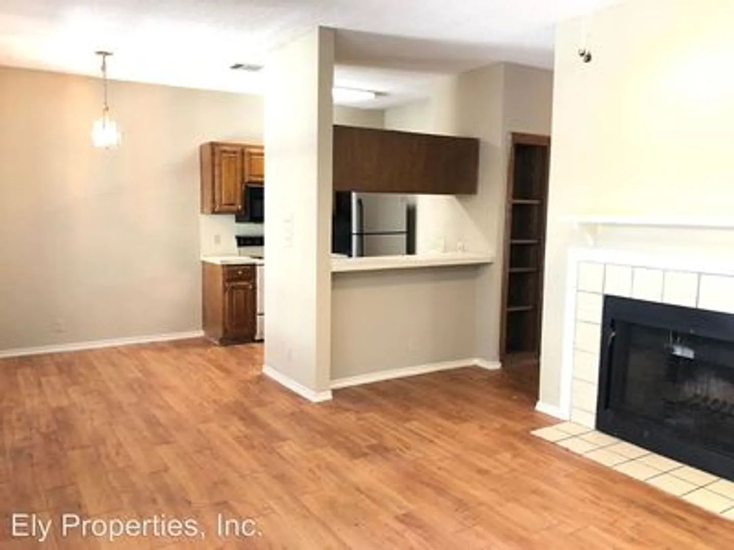 Prelease 8/15/2025 2 Bed 2 Bath — Photo 4