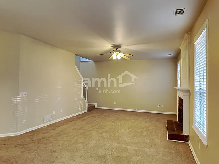 401 Lochmere Ct — Photo 7