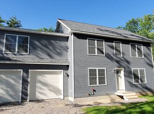 38 Rolling Brook Rd, Raymond, ME 04071