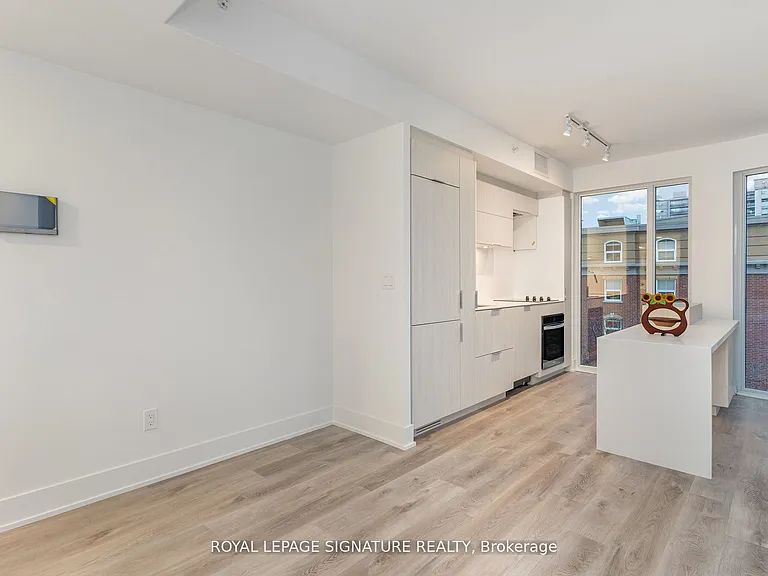 370 Martha St #304 — Photo 8
