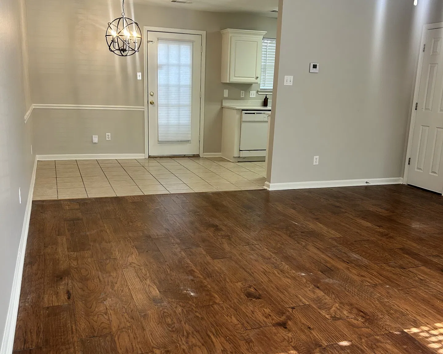 2 bed, 2.5 bath, 1330 sqft, $1,350 — Photo 4