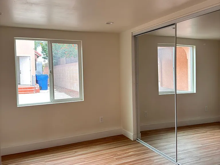 1060 McFarland Ave — Photo 11