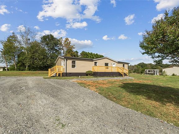 3rd image of 116 Lynchburg Cir