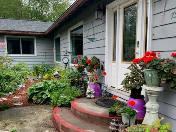 7528 Hennings Way, Anchorage, AK 99504