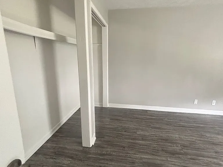 Blakely Place Apartments — Photo 45