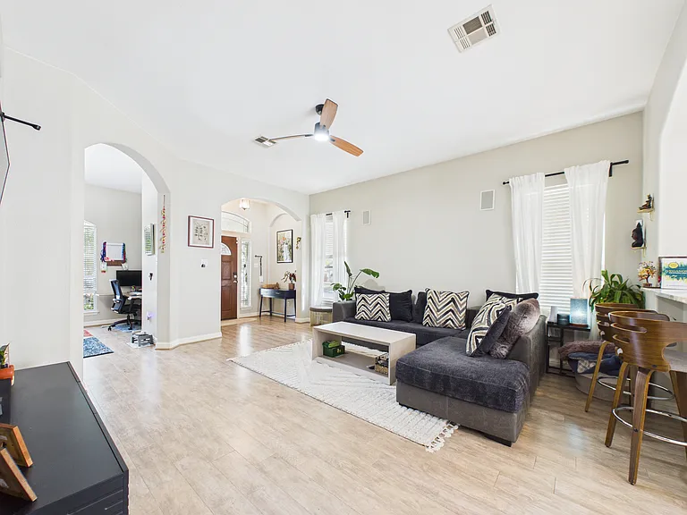 10216 Wind Cave Trl — Photo 5