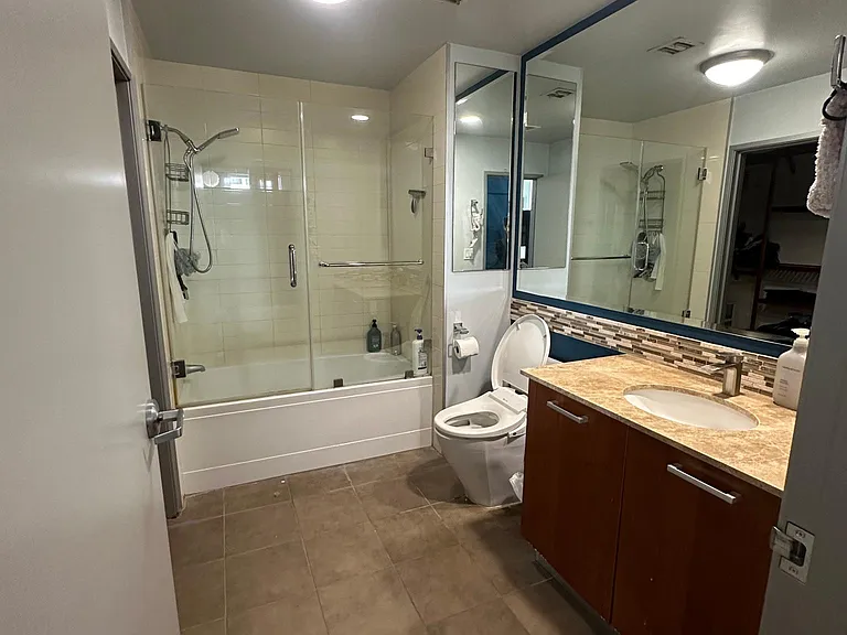 645 W 9th St #731 — Photo 3