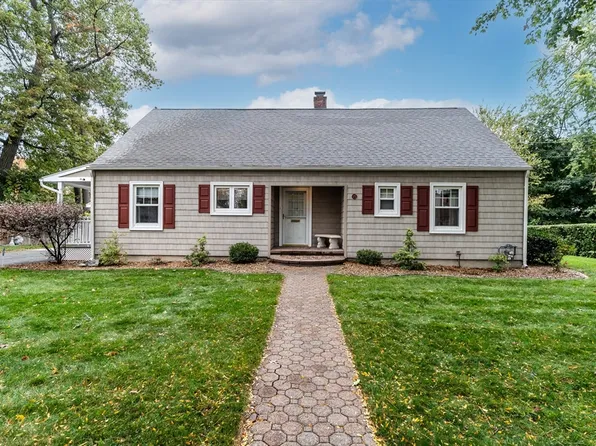 15 Holy Cross St, Springfield, MA 01104