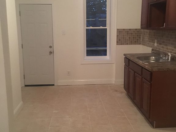 3rd image of 6148 Larchwood Ave #House