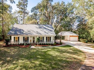 6915 Bear Cave Dr, Denham Springs, LA 70706