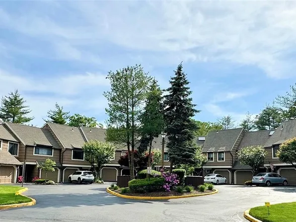 183 Treetop Circle #183, Nanuet, NY 10954