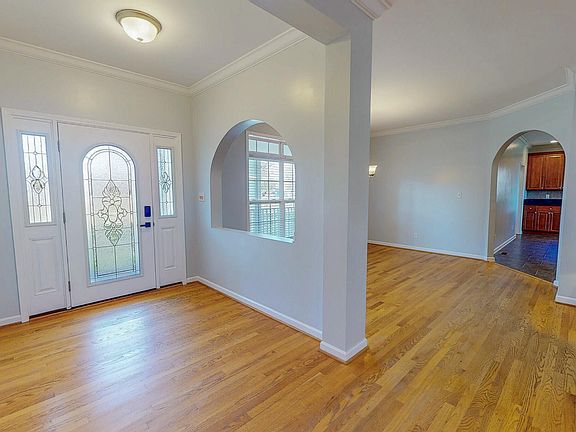 2nd image of 471 Parham Rd
