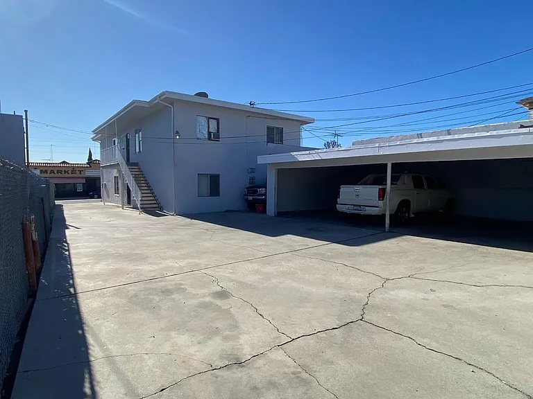 1057 E Hyde Park Blvd #A — Photo 21