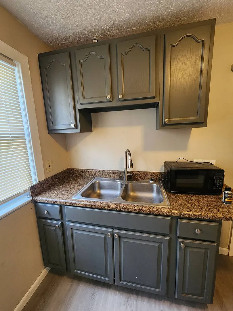 13902 Coit Rd — Photo 3