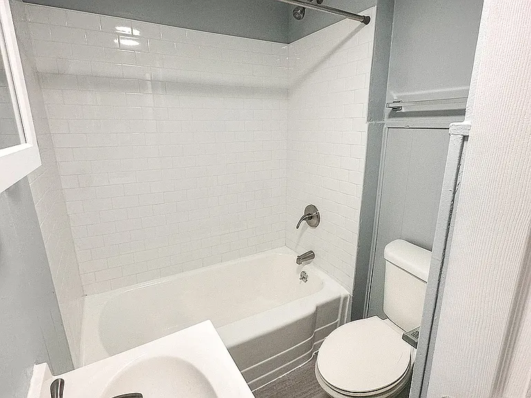 The Manor — Photo 9