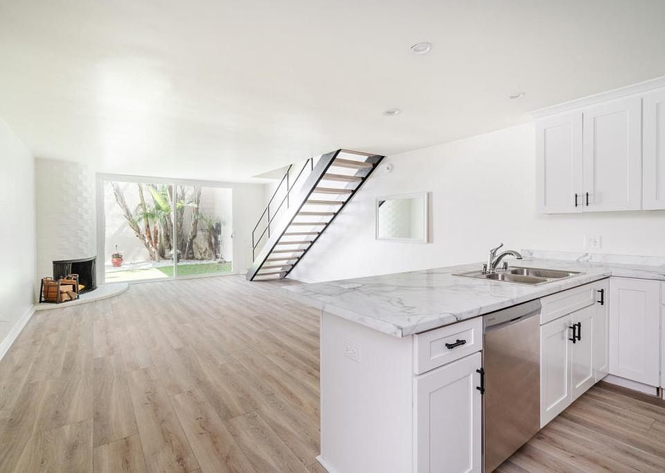 1st image of 2113 6th St #C