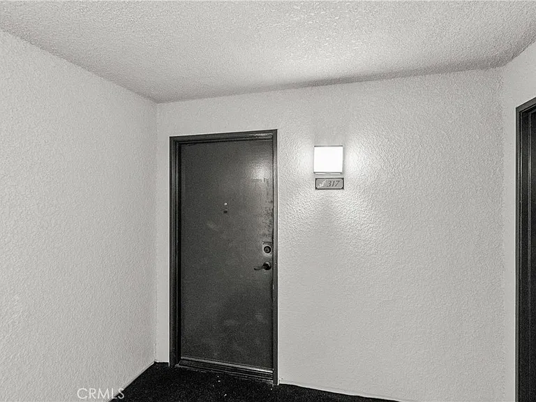 5500 Owensmouth Ave #317 — Photo 25