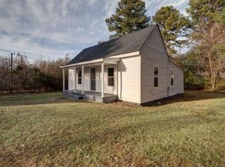 401 Prince Dr, Holly Springs, NC 27540