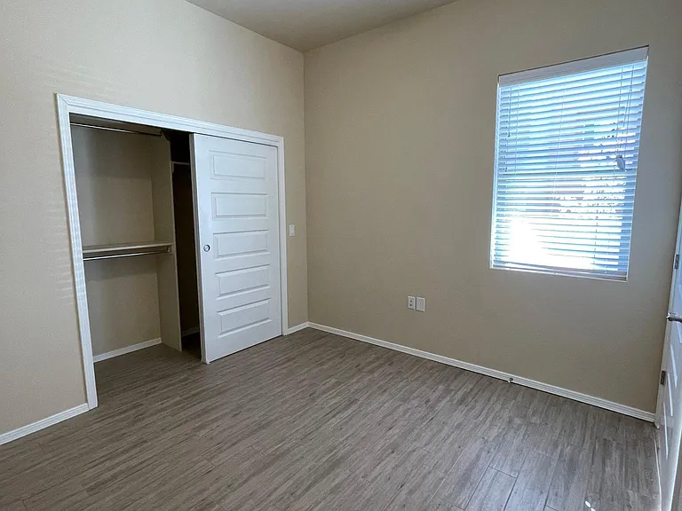 2035 El Presidio — Photo 9