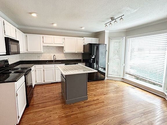 4th image of 5500 Fortunes Ridge Dr APT 74B