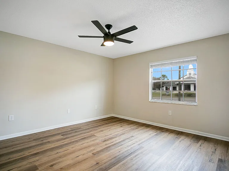 1223 Pamela St — Photo 13
