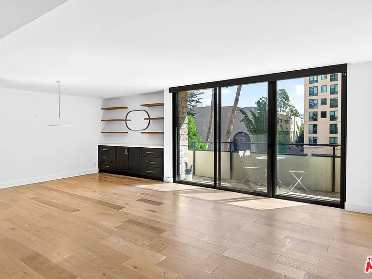 10535 Wilshire Blvd #411 — Photo 3
