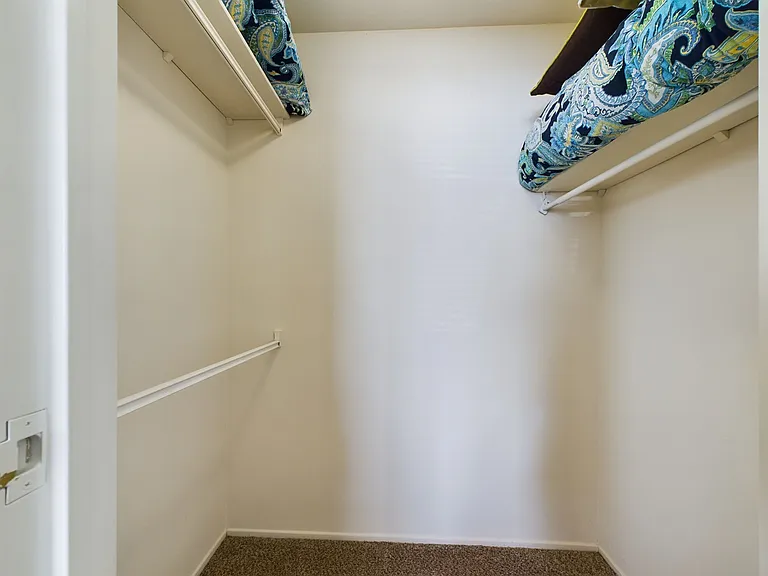 Stoney Brooke Apartments — Photo 14