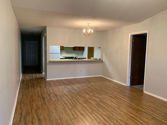 3rd image of 118 Villa North Ct