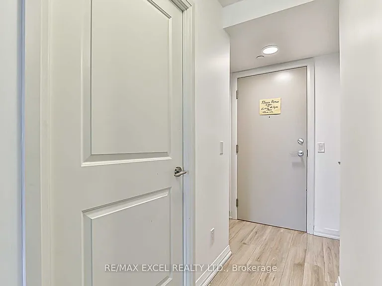 30 Meadowglen Pl #604 — Photo 7