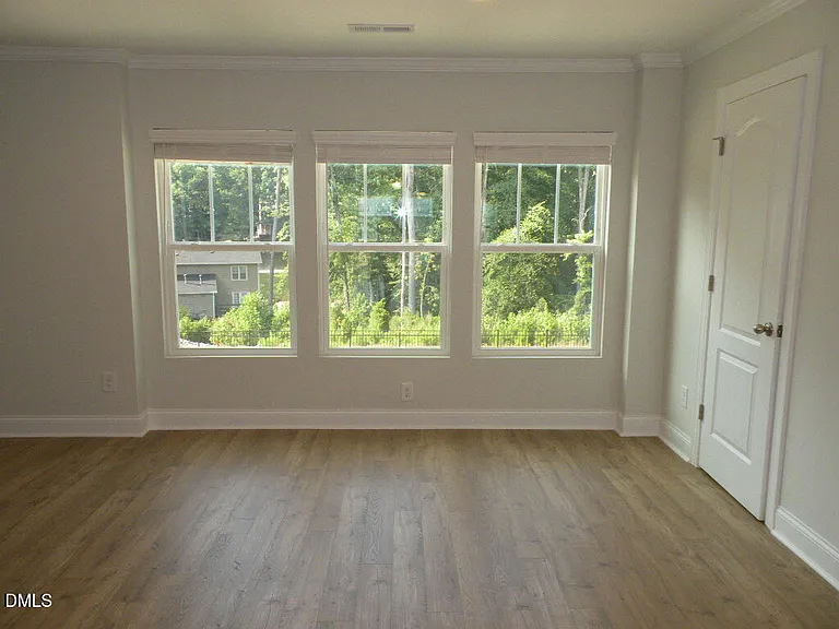 328 Page Square Dr — Photo 8
