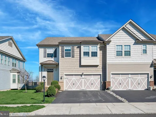 405 Sanctuary Ct, North Wales, PA 19454