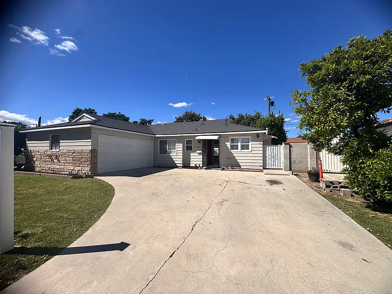 17965 Cantara St — Photo 1