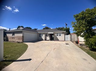 17965 Cantara St, Reseda, CA 91335