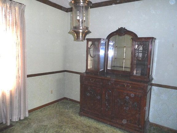 3rd image of 123 Pine Forest Dr