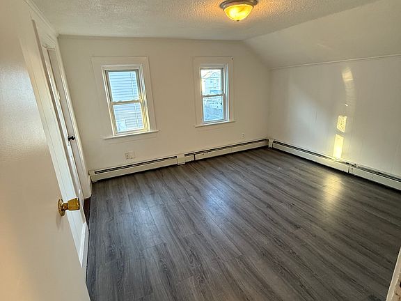 4th image of 324 Admiral St Floor 2