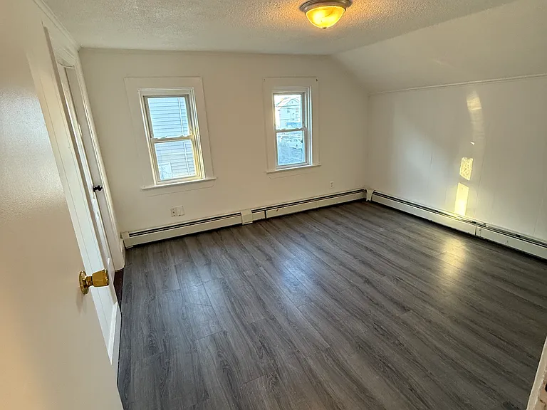 324 Admiral St #2 — Photo 4