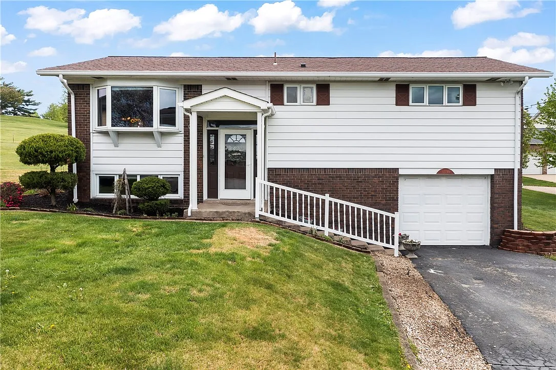 17 Lookout Ave photo 1
