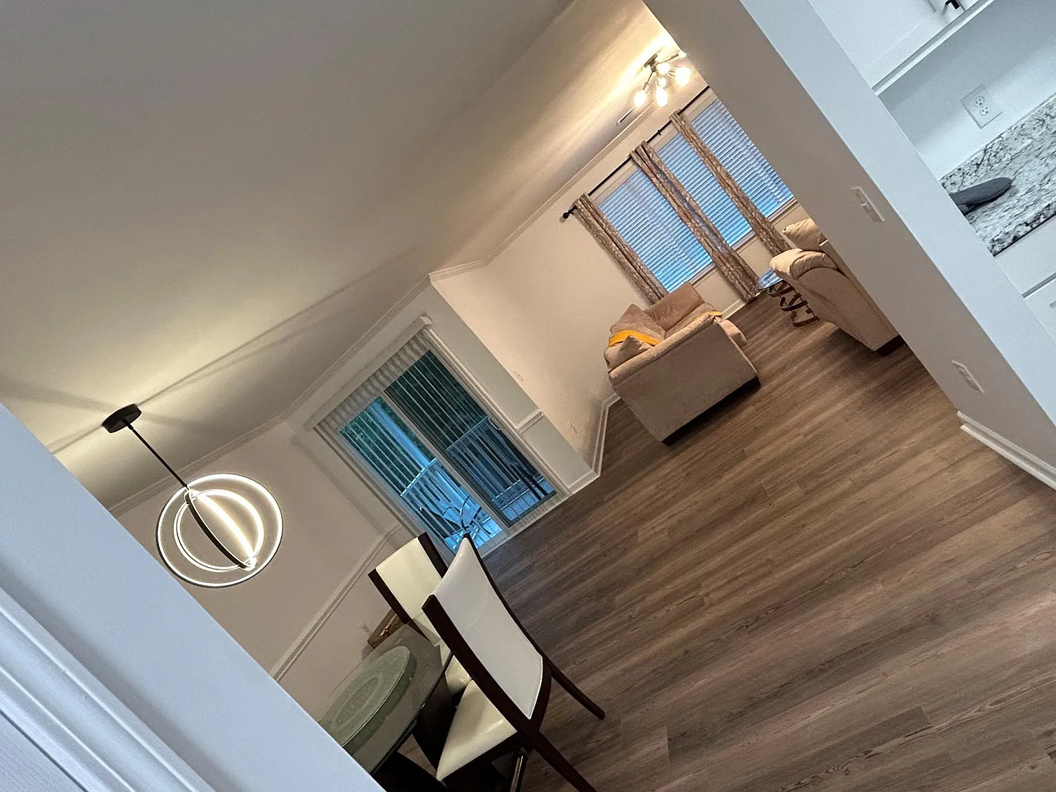 2 bed, 1130 sqft, $1,565 — Photo 1