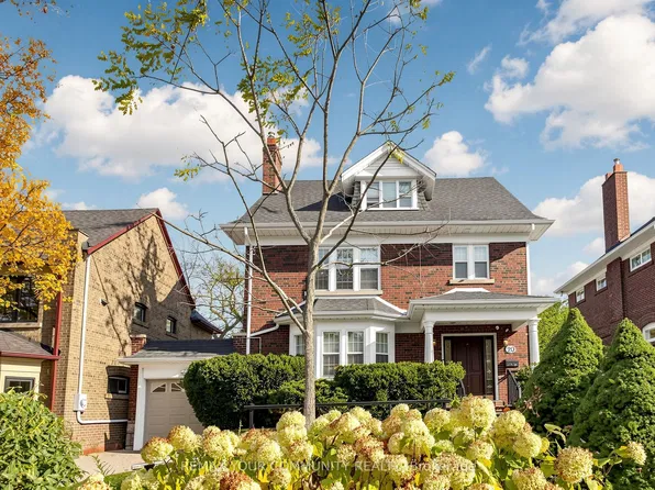 20 Grenadier Hts, Toronto, ON M6S 2W6